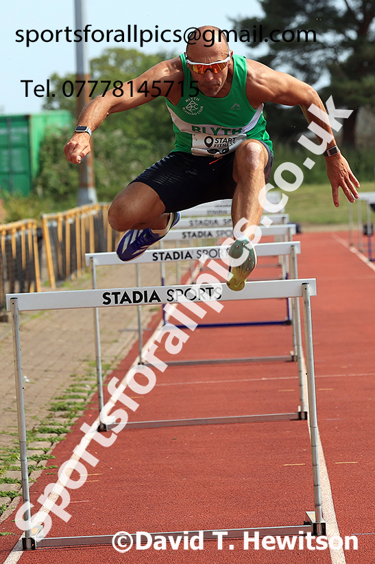 Hurdles, 2025 NEMAA Track and Field, Monkton. Photo: David T. Hewitson/Sports for All Pics